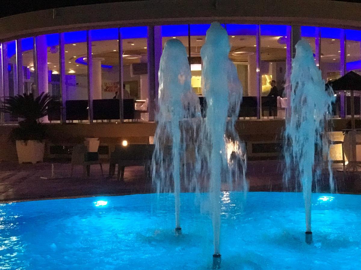 Dubaivillage Resort Camposano