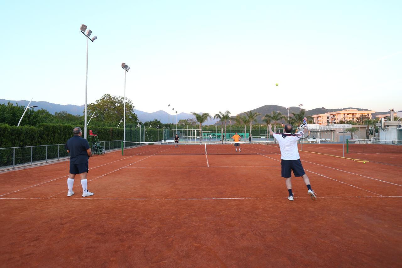 Dubaivillage Resort Camposano