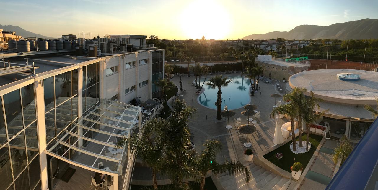 Dubaivillage Resort Camposano
