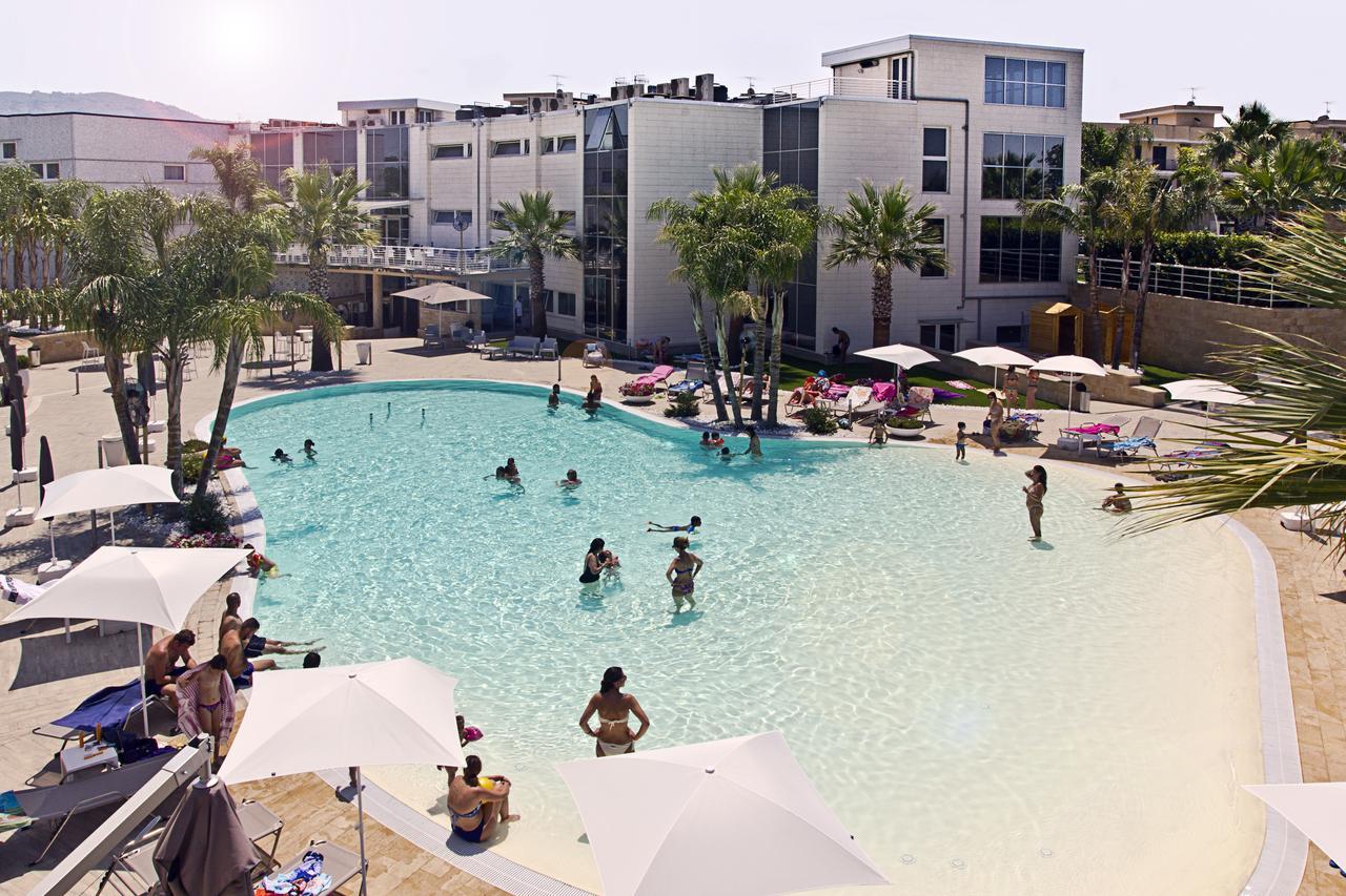 Dubaivillage Resort Camposano